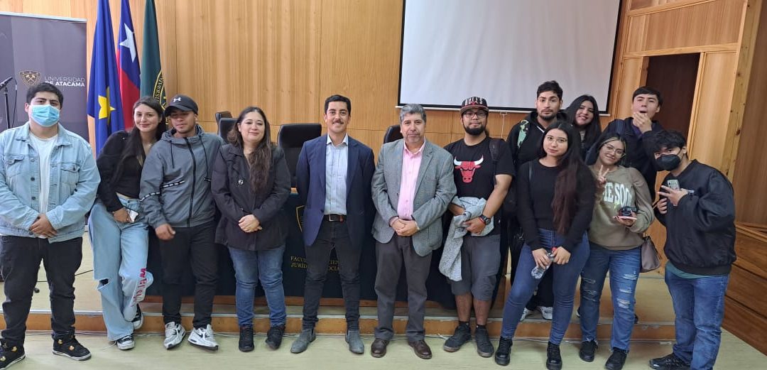 Brillante participación del Director Regional del Trabajo de Atacama, Sr. Sergio Santibáñez Catalán en la cátedra de Derecho colectivo del Trabajo impartida por el académico Sr. Miguel Acuña García.