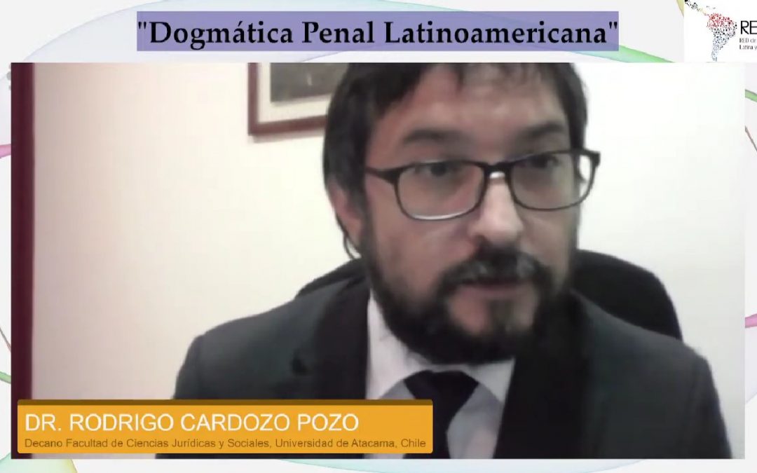 El Decano Dr. Rodrigo Cardozo Pozo, en representación del Consejo de Facultad de Ciencias Jurídicas y sociales de la Universidad de Atacama ha otorgado el reconocimiento de los veinticinco años al Dr. EUGENIO RAÚL ZAFFARONI.