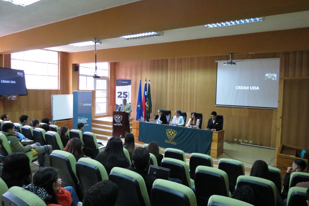 Estudiantes y docentes expusieron y reflexionaron en la primera Jornada de Derecho Civil en la UDA