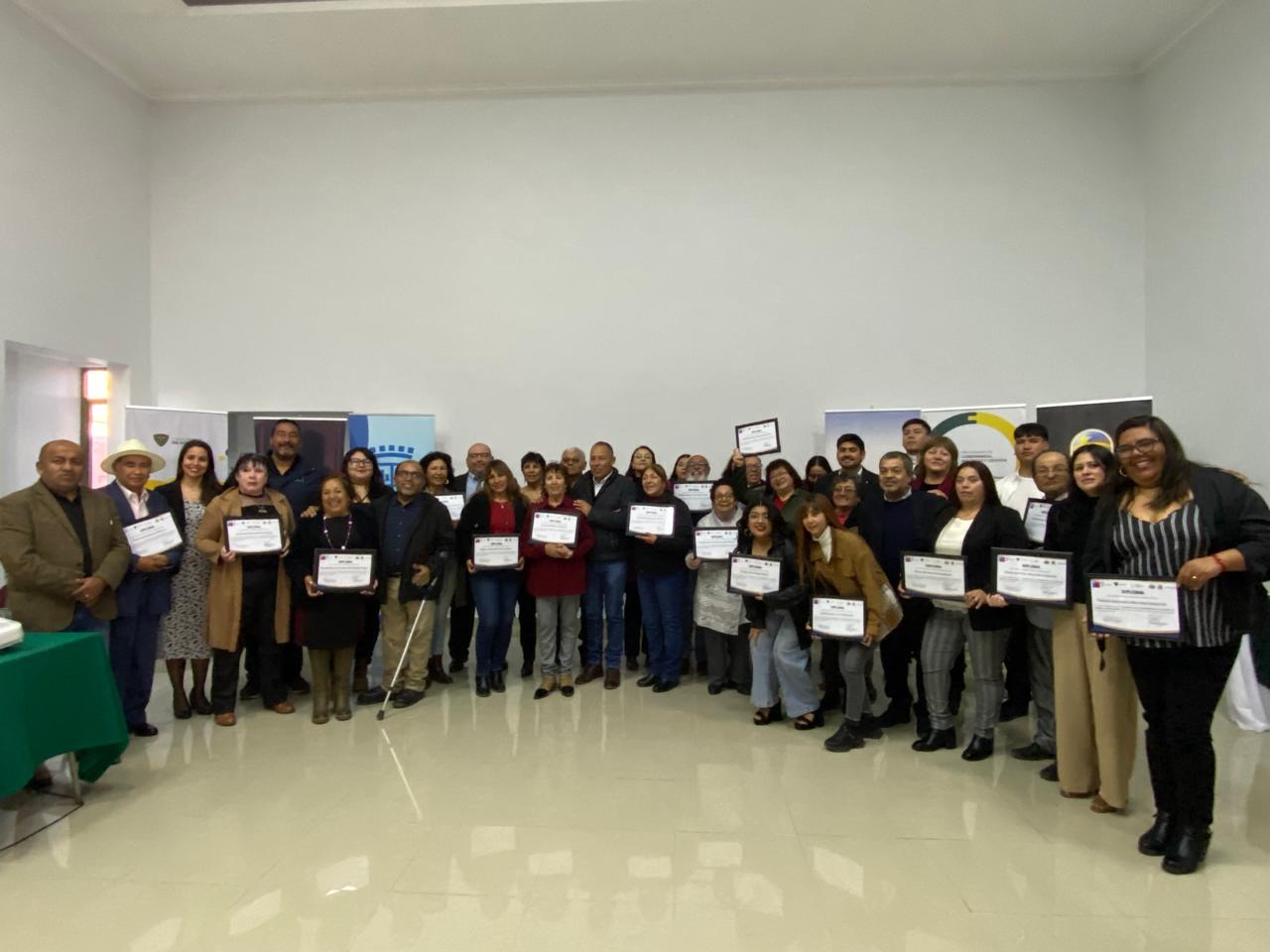 Centro de Gobernanza, Política y Gestión Pública realizó ceremonia de clausura para líderes y dirigentes sociales de Vallenar