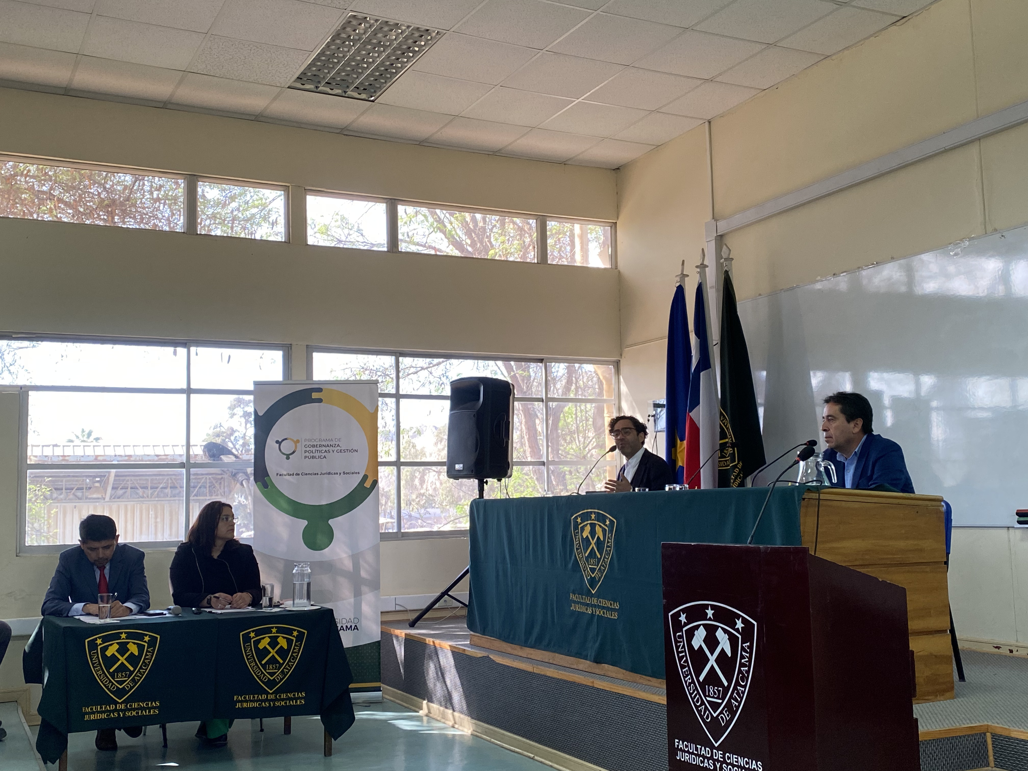 Centro de Gobernanza realizó conversatorio junto a candidatos a Gobernador Regional de Atacama